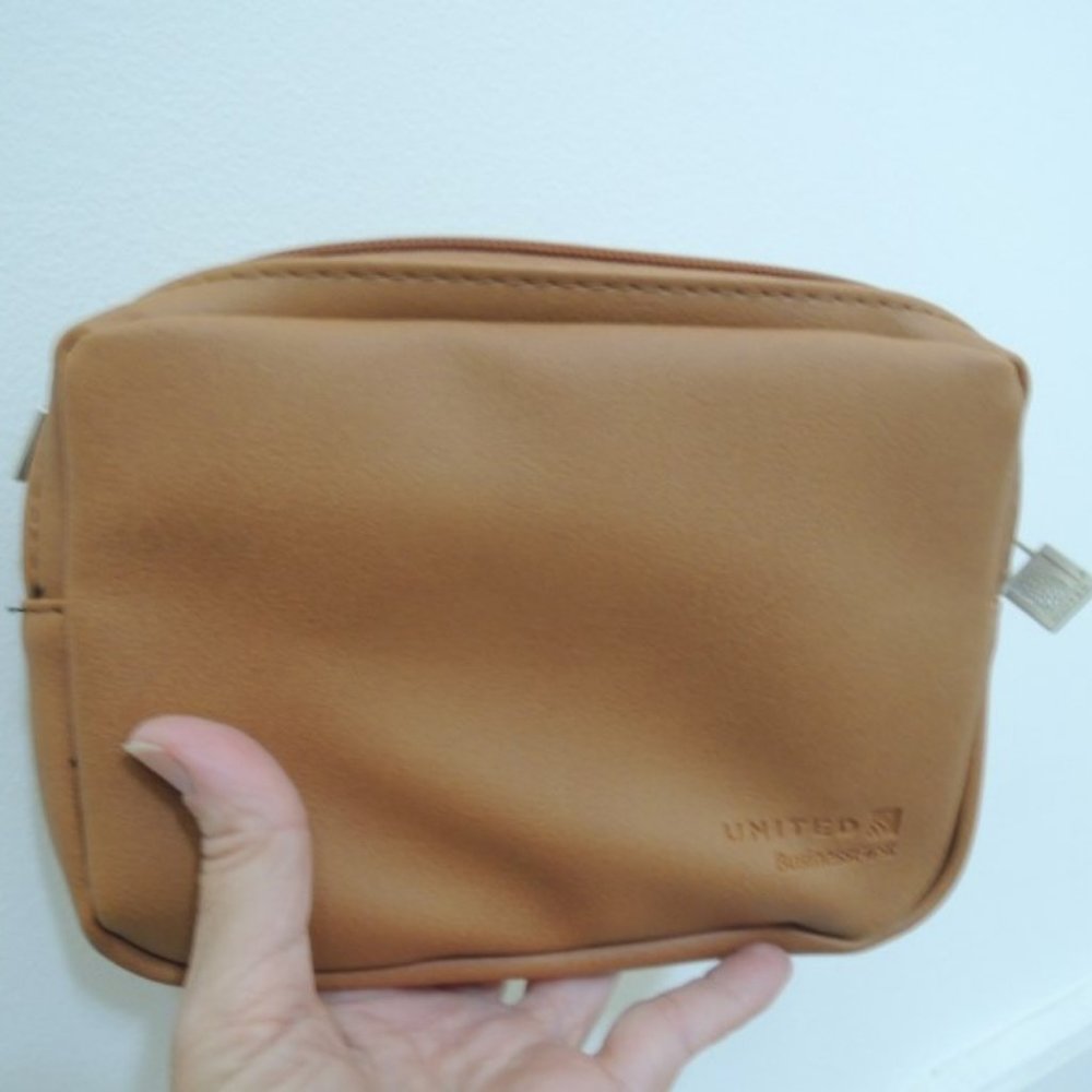 United Airlines Toiletry Bag Makeup Purse Holds Travel Items Etc UAL Souvenir